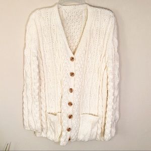 VTG | Off White cable knit Button front sweater